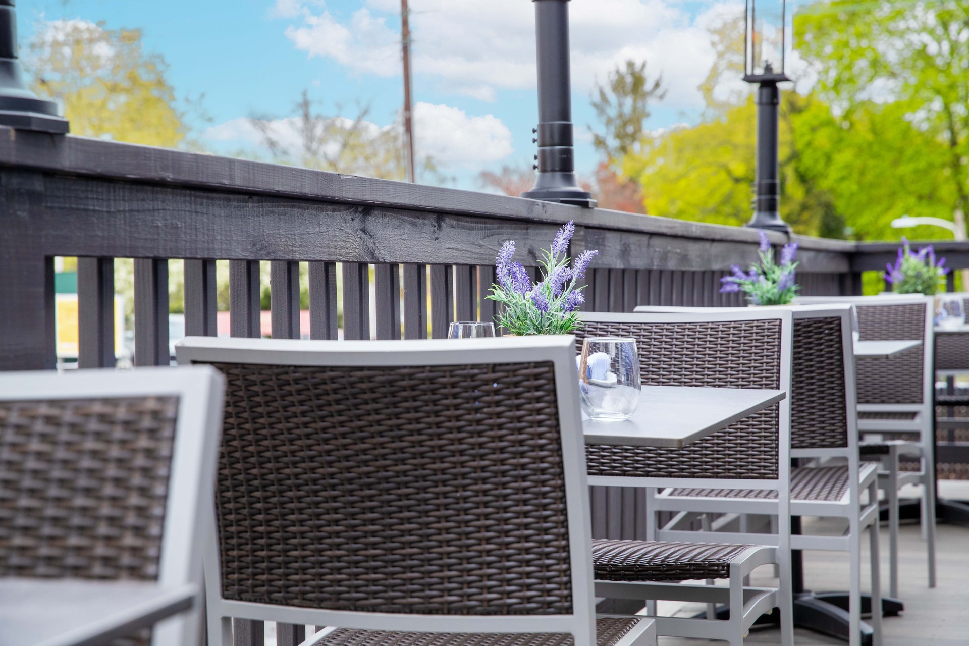 Outdoor Bar and Restaurant Patio